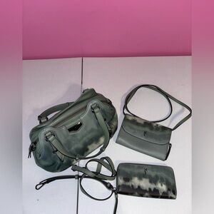 Simply Vera Vera Wang Olive and Black Shoulder Bag Trio